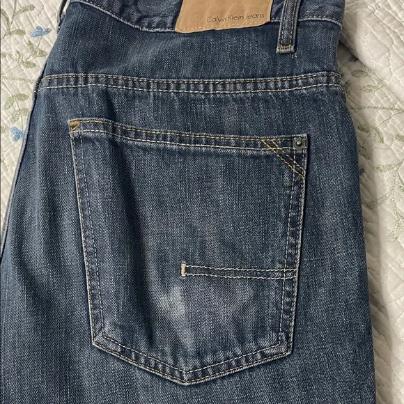 Calvin Klein Jeans Men's Dark Blue Straight Fit - Picture 2 of 4